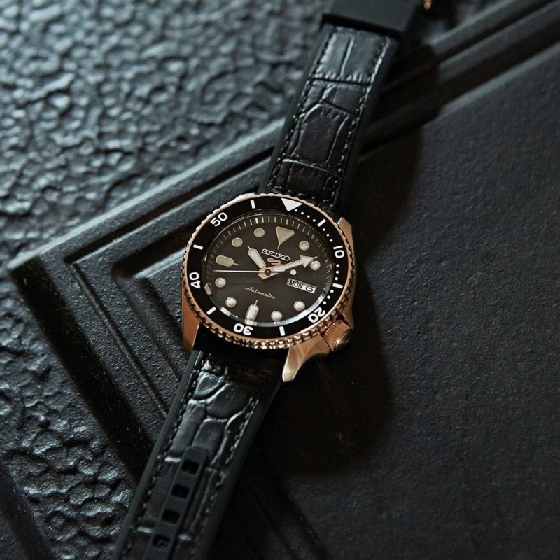 Reloj SEIKO 5 Sport Negro/Dorado SRPD76K1