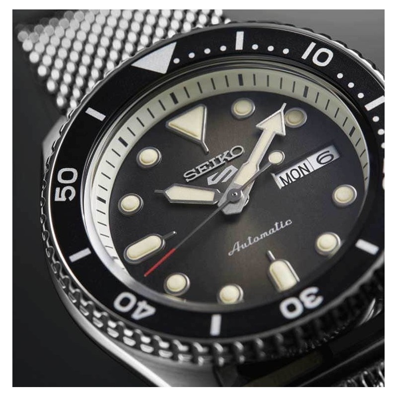 Reloj SEIKO 5 Sport Negro SRPD73K1