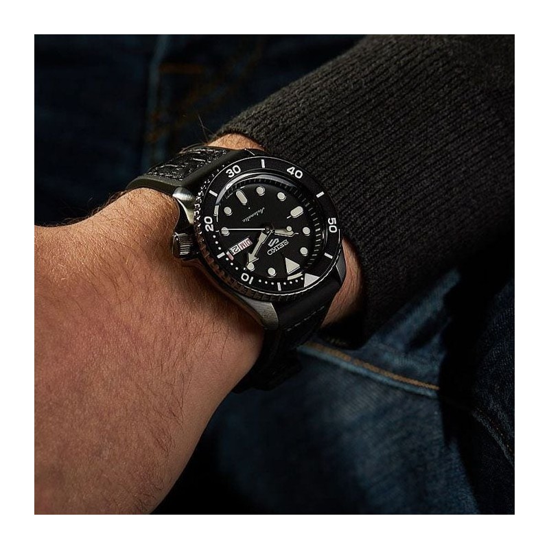 Reloj SEIKO 5 Sport Negro SRPD65K3