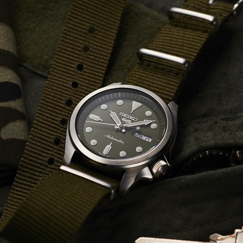 Reloj SEIKO 5 Sport Verde SRPE65K1